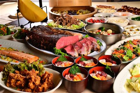 屈斜路プリンスホテル（夕食ビュッフェ一例）